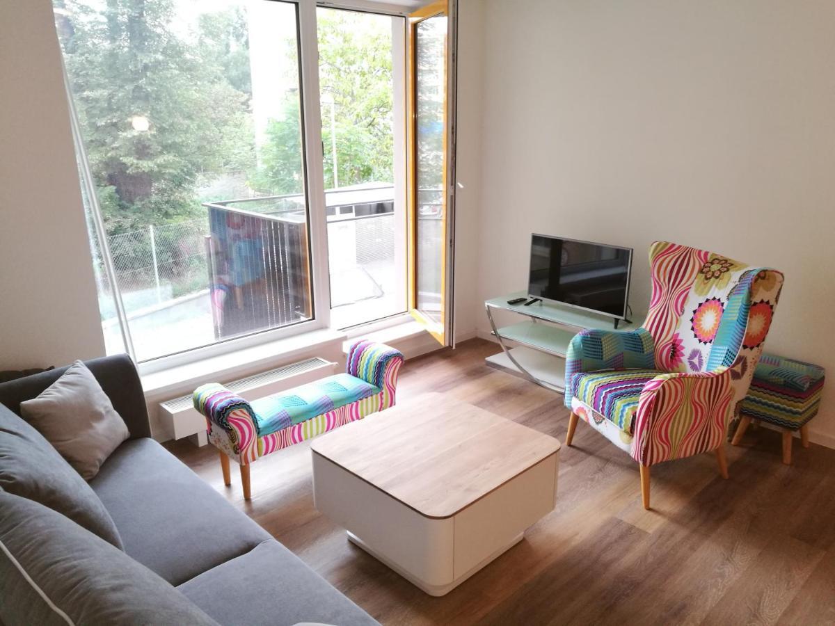 Bein Apartment With Parking Brno Dış mekan fotoğraf