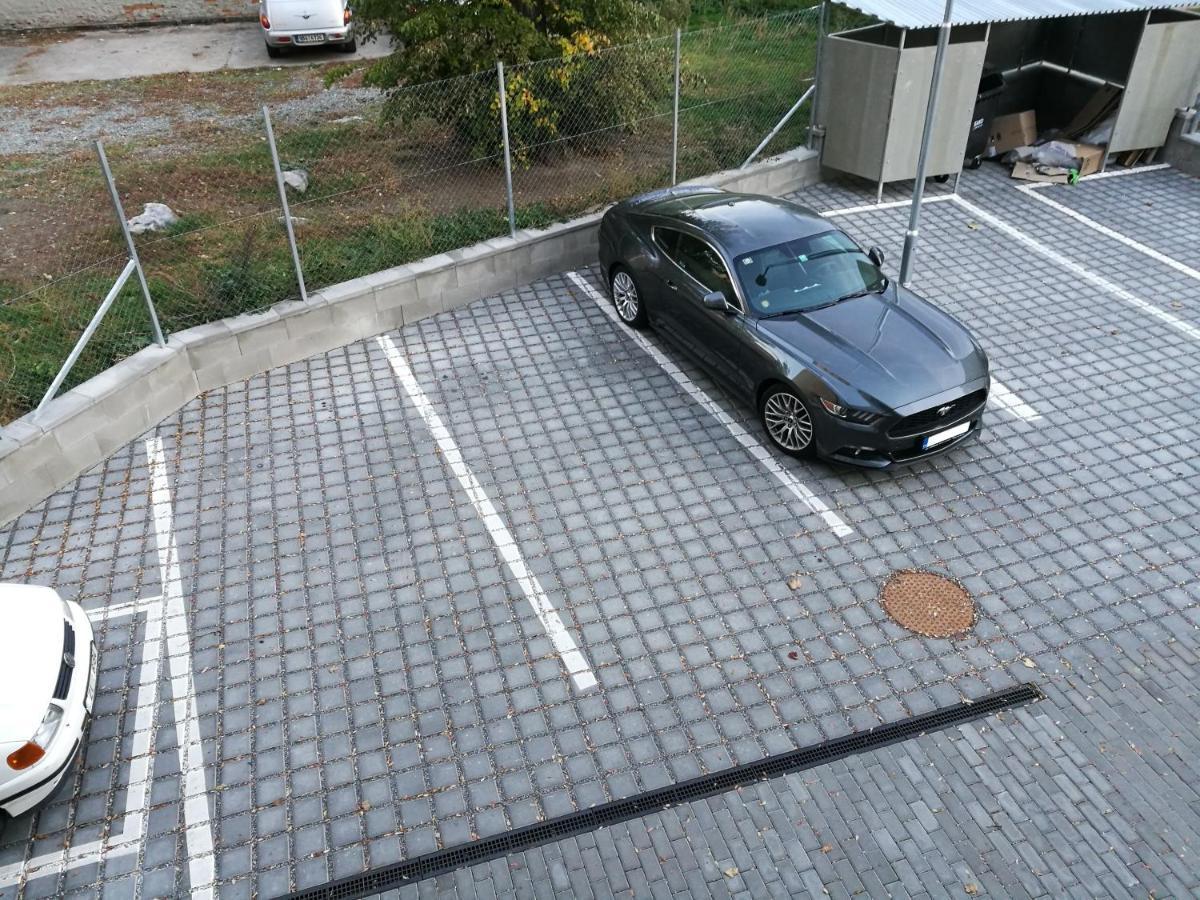 Bein Apartment With Parking Brno Dış mekan fotoğraf